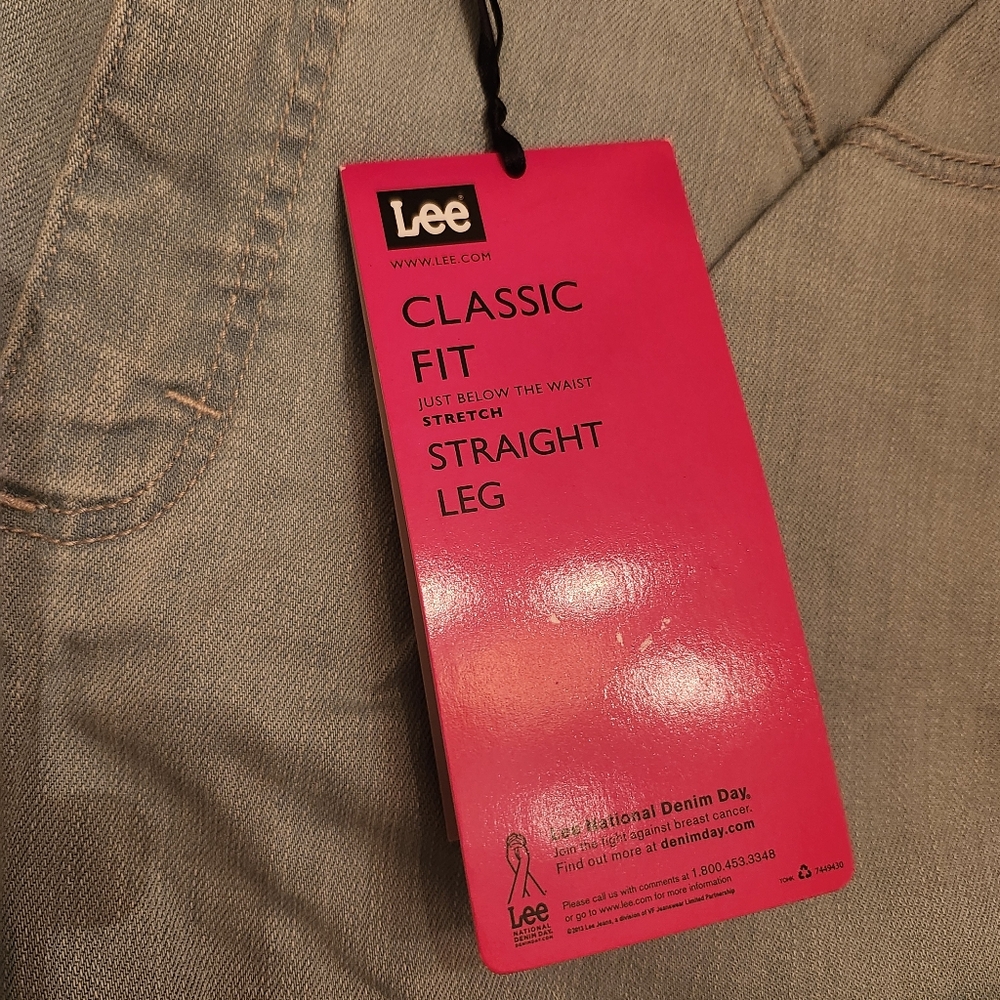 Lee Classic Fit Light Blue Jeans - Picture 10 of 15